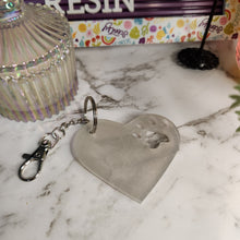 Load image into Gallery viewer, Pre Made Resin Paw Heart  Keyrings
