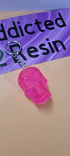 Load image into Gallery viewer, Pre Made Resin Flat Skull Keyring
