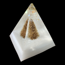 Load image into Gallery viewer, Pre Made Resin  Pyramid Paper Weight/ Décor
