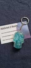 Load image into Gallery viewer, Pre Made Resin Flat Skull Keyring
